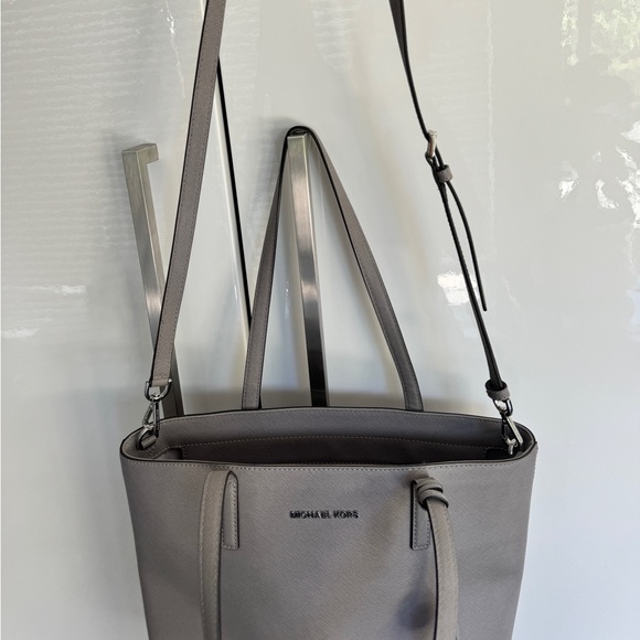 Michael Kors Purse - Picture 6 of 9